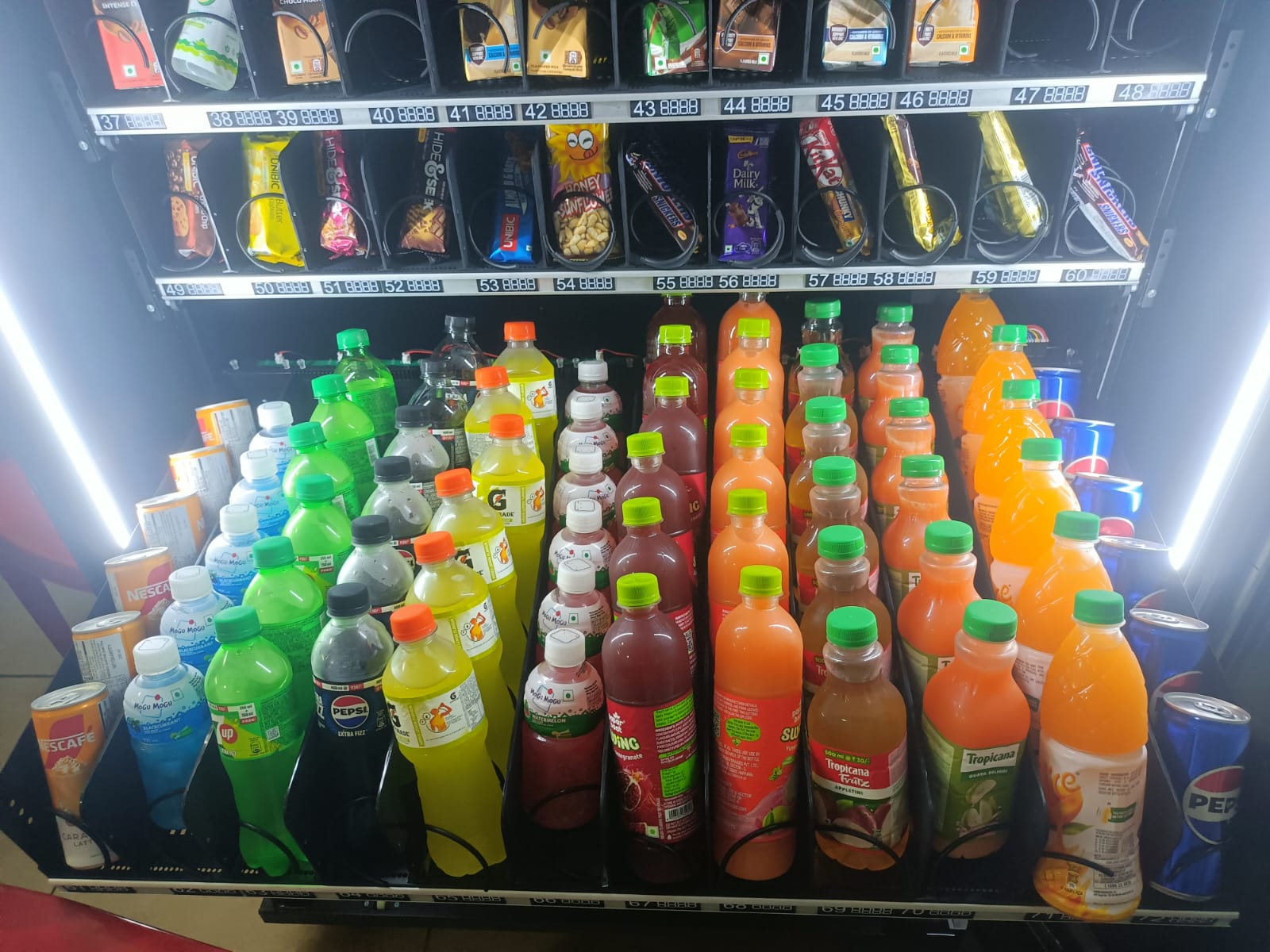 Vending machine shelf configuration 4