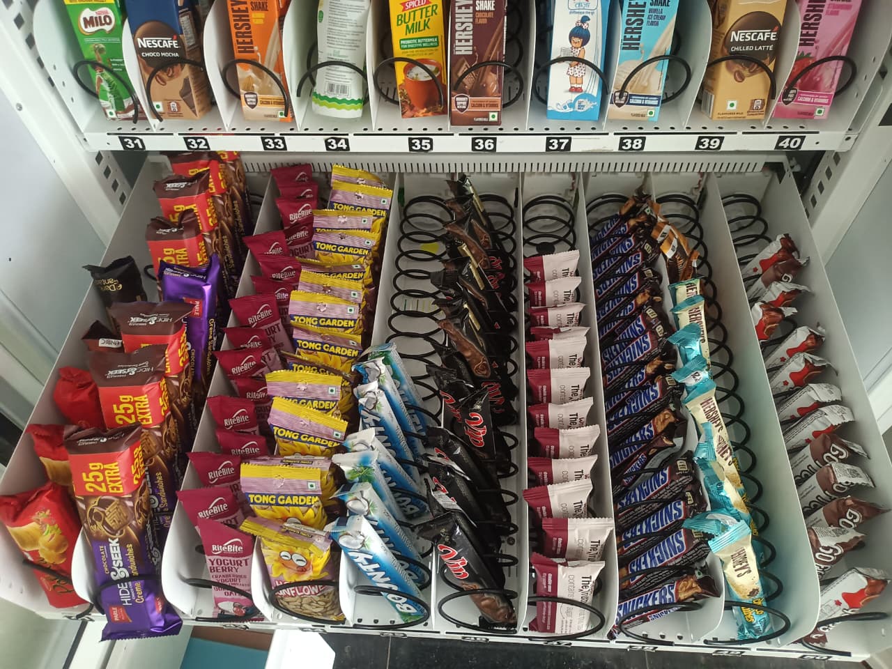 Vending machine shelf configuration 5